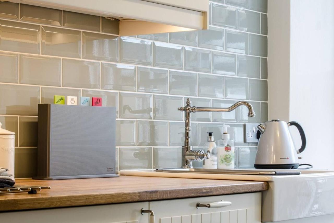 אדינבורו Joivy Stylish Apt In Trendy New Town Location מראה חיצוני תמונה