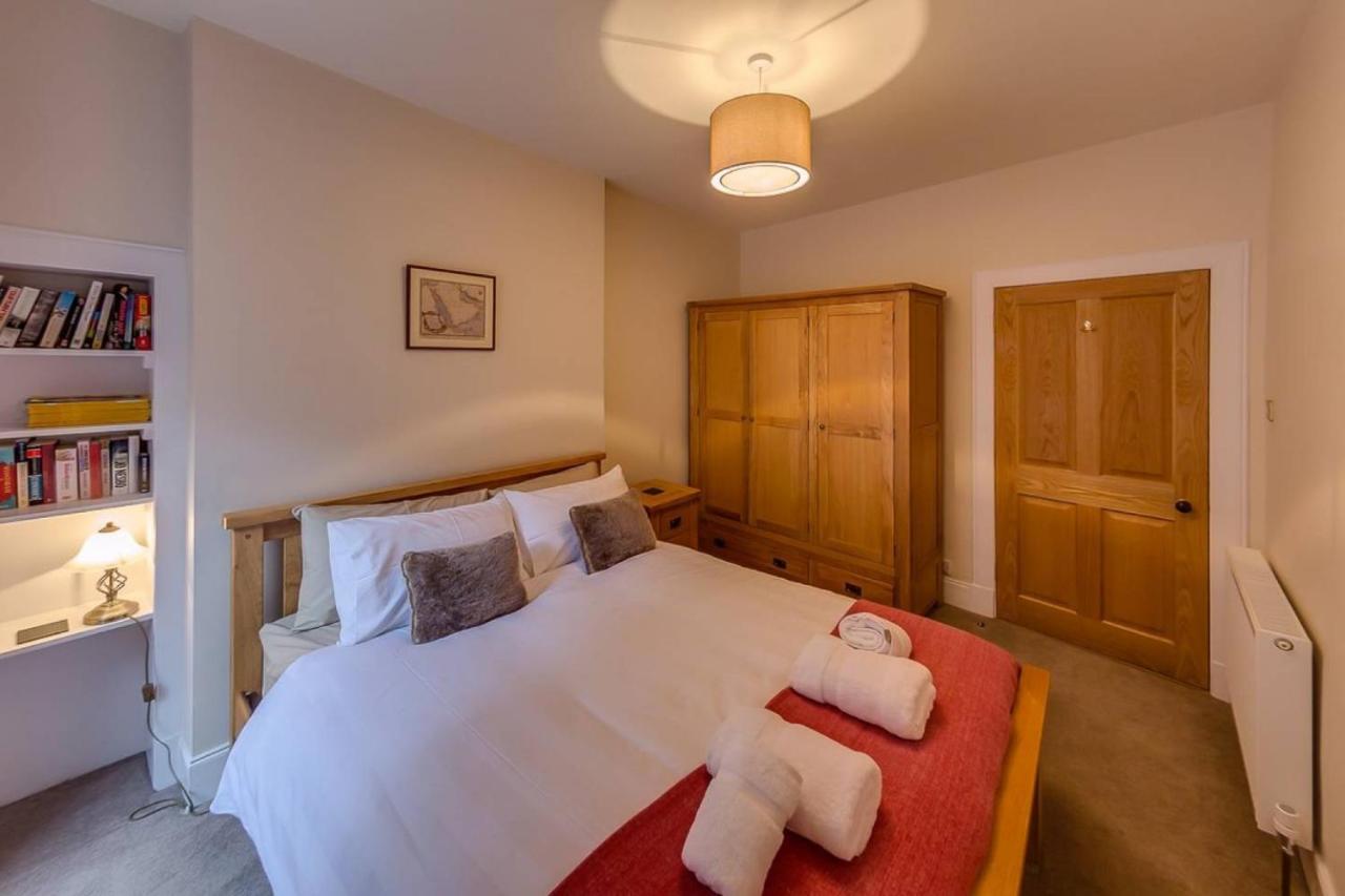 אדינבורו Joivy Stylish Apt In Trendy New Town Location מראה חיצוני תמונה